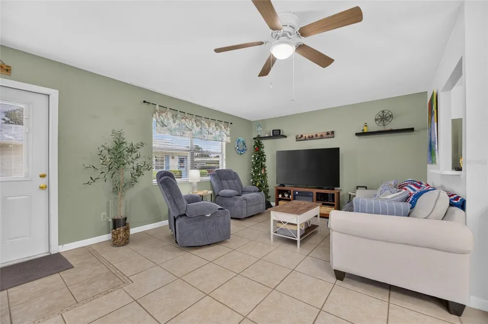 402 DORCHESTER PLACE #31 Sun City Center, FL 33573
