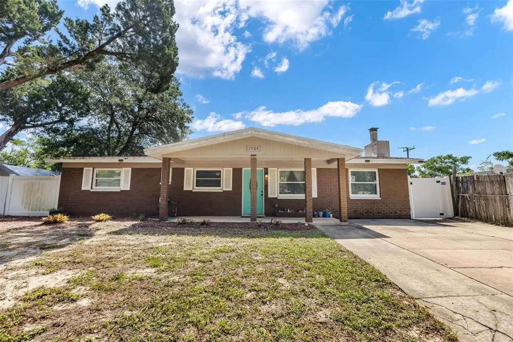 1509 PRIMROSE LANE Daytona Beach, FL 32117