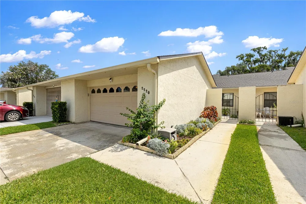 2226 CYPRESS COVE DRIVE #2226 Tavares, FL 32778