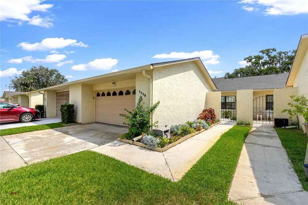2226 CYPRESS COVE DRIVE #2226 Tavares, FL 32778