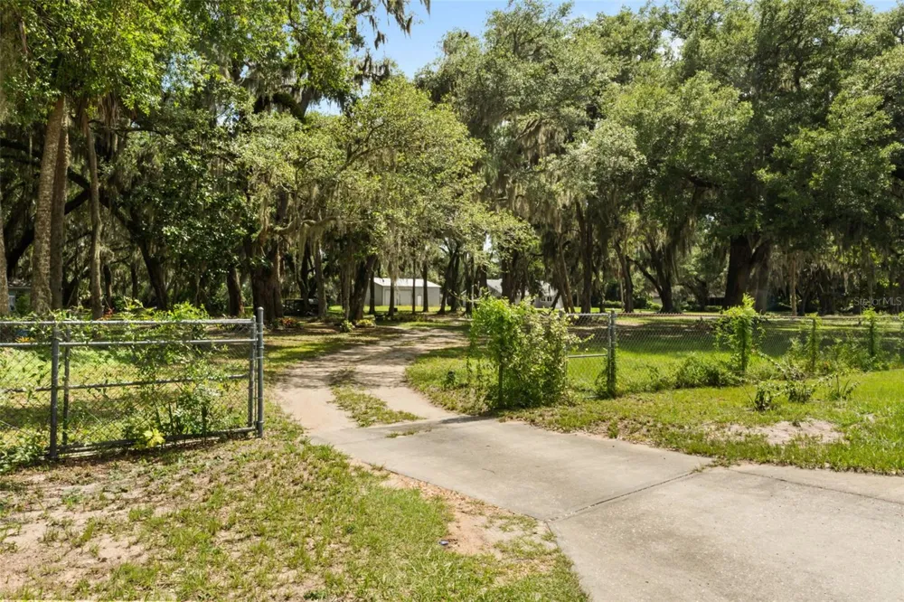 7938 JACKSONS RIVER ROAD Leesburg, FL 34788