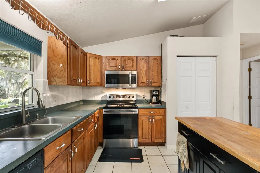 7938 JACKSONS RIVER ROAD Leesburg, FL 34788