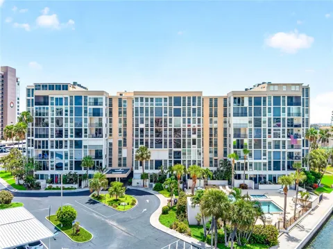 7400 SUN ISLAND DRIVE S #203