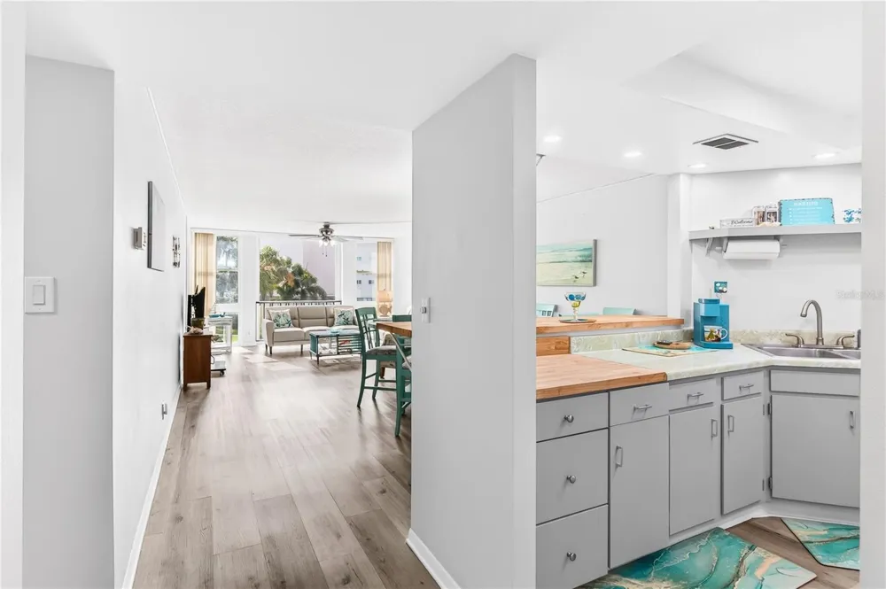 7400 SUN ISLAND DRIVE S #203 South Pasadena, FL 33707