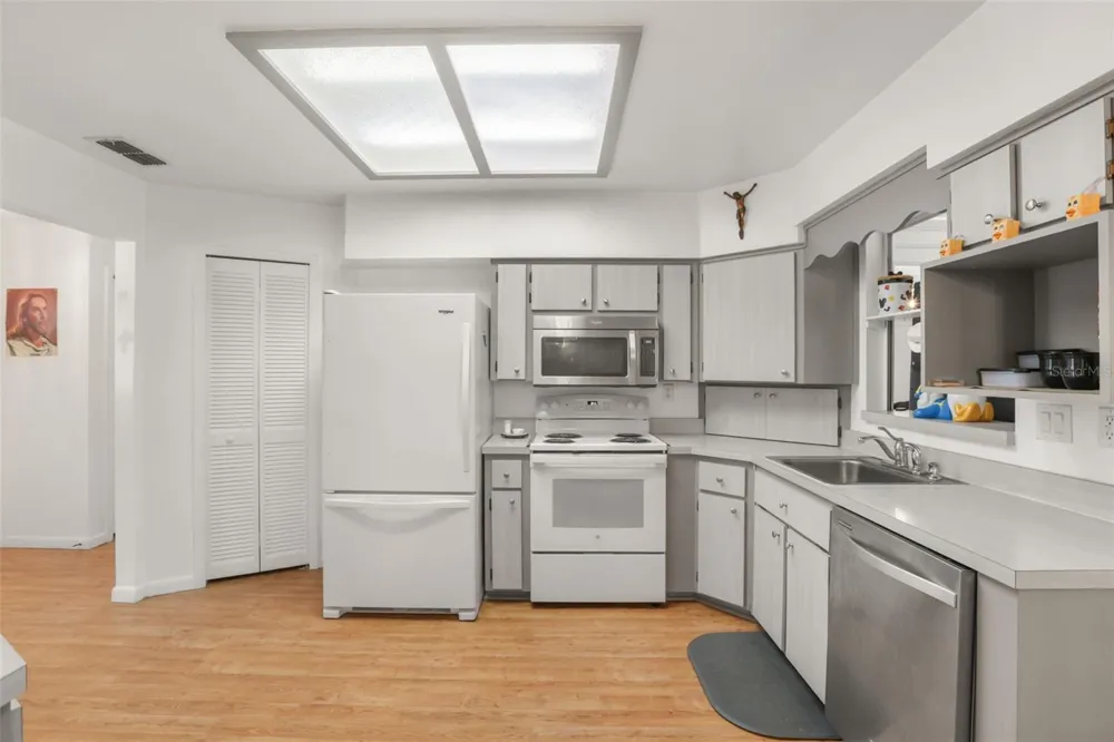 1305 MORAY COURT Leesburg, FL 34788