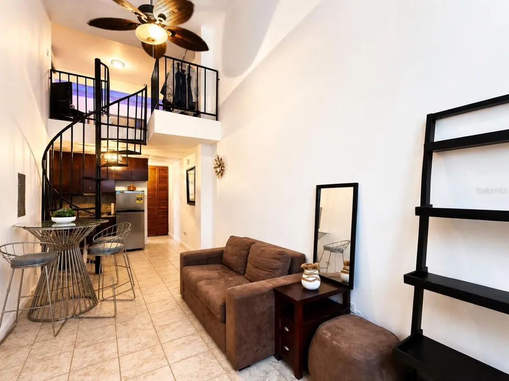 315 Tetuan Street GAMBARO #1-B San Juan, PR 00901