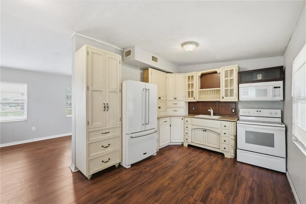 615 DANVERS STREET Eustis, FL 32726