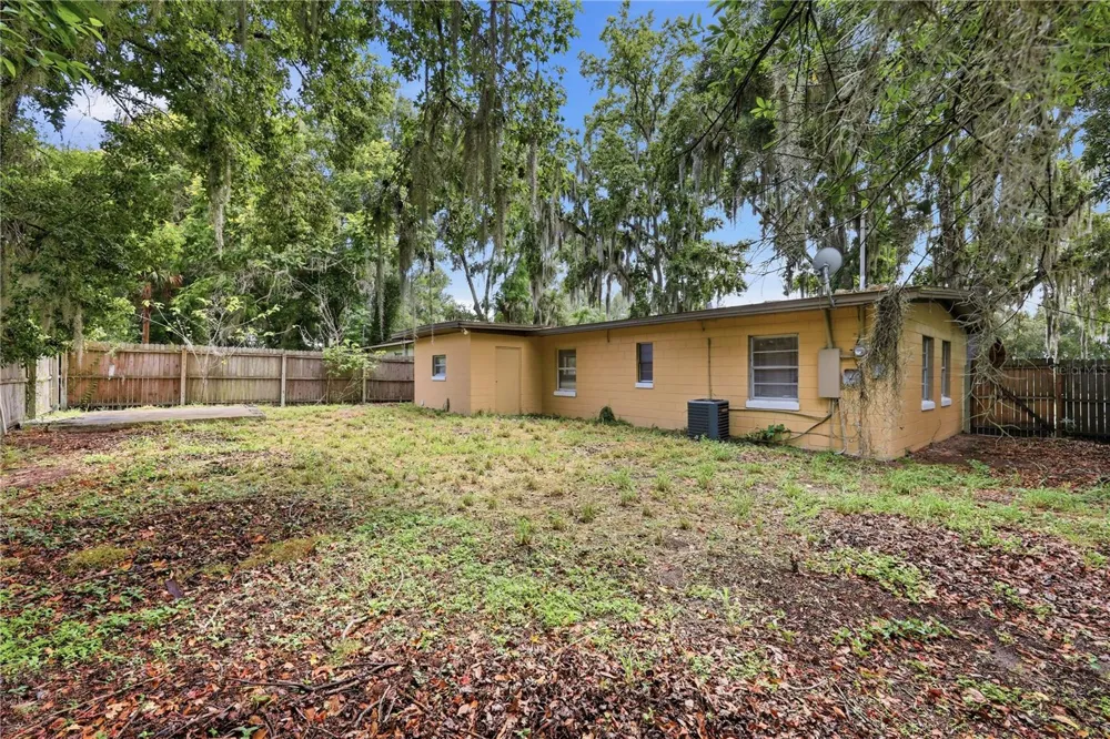 615 DANVERS STREET Eustis, FL 32726