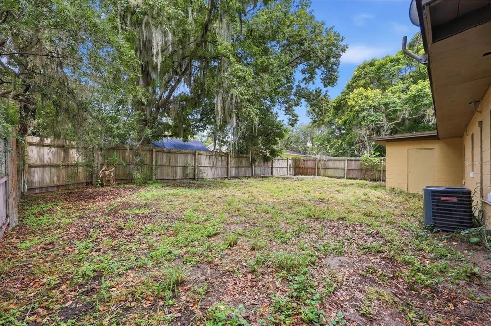 615 DANVERS STREET Eustis, FL 32726