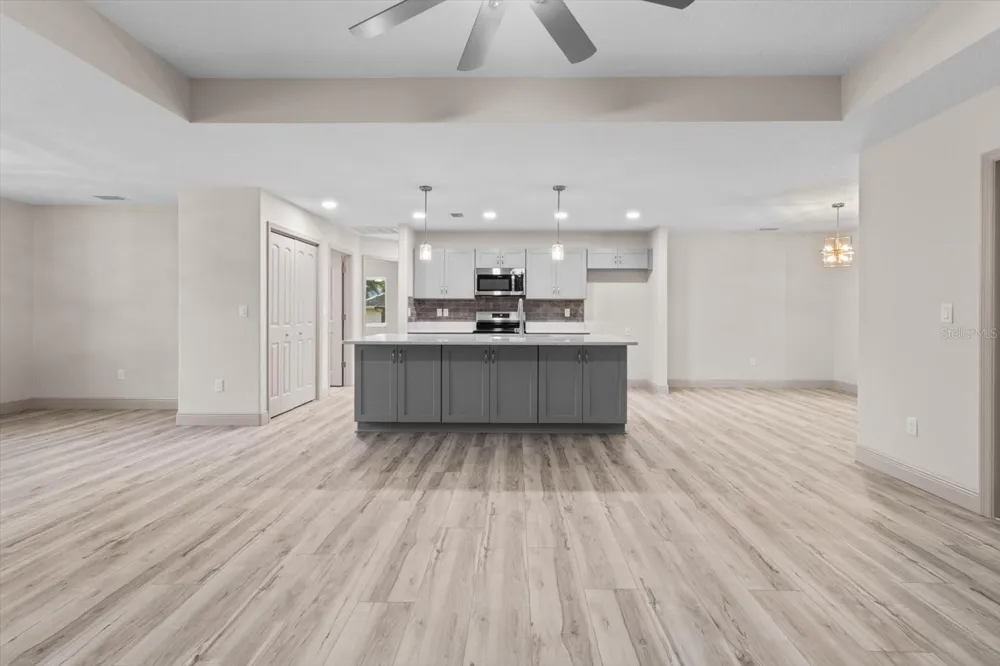 2396 W FAIRWAY LOOP Citrus Springs, FL 34434