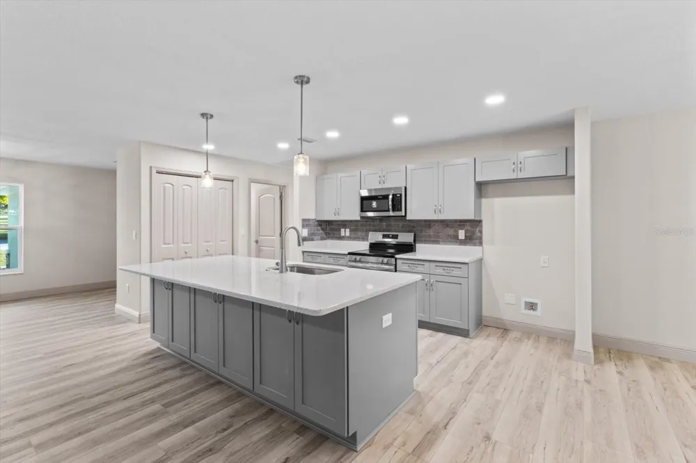 2396 W FAIRWAY LOOP Citrus Springs, FL 34434