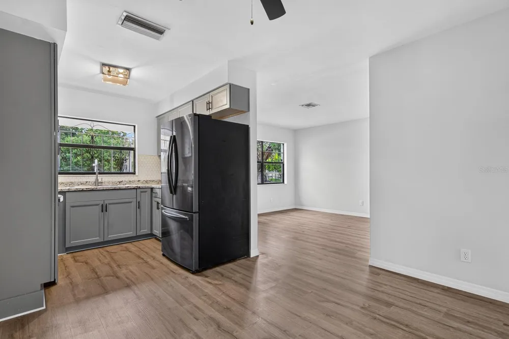 2211 MALLORY AVENUE Tampa, FL 33605