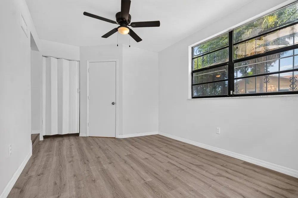 2211 MALLORY AVENUE Tampa, FL 33605