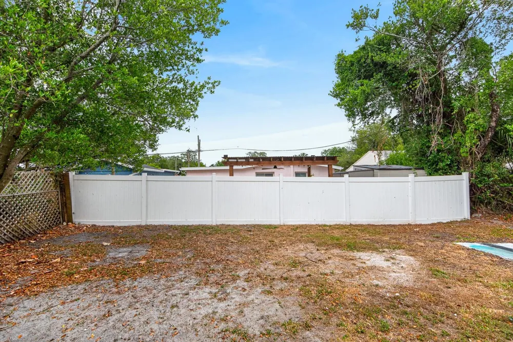 2211 MALLORY AVENUE Tampa, FL 33605