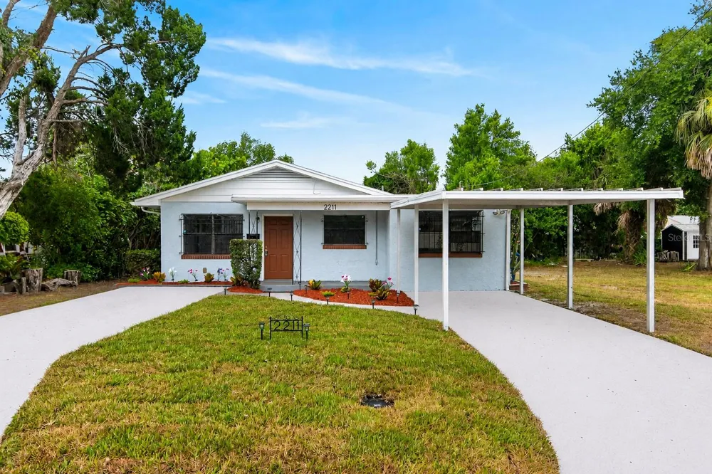 2211 MALLORY AVENUE Tampa, FL 33605