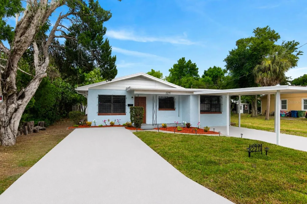 2211 MALLORY AVENUE Tampa, FL 33605