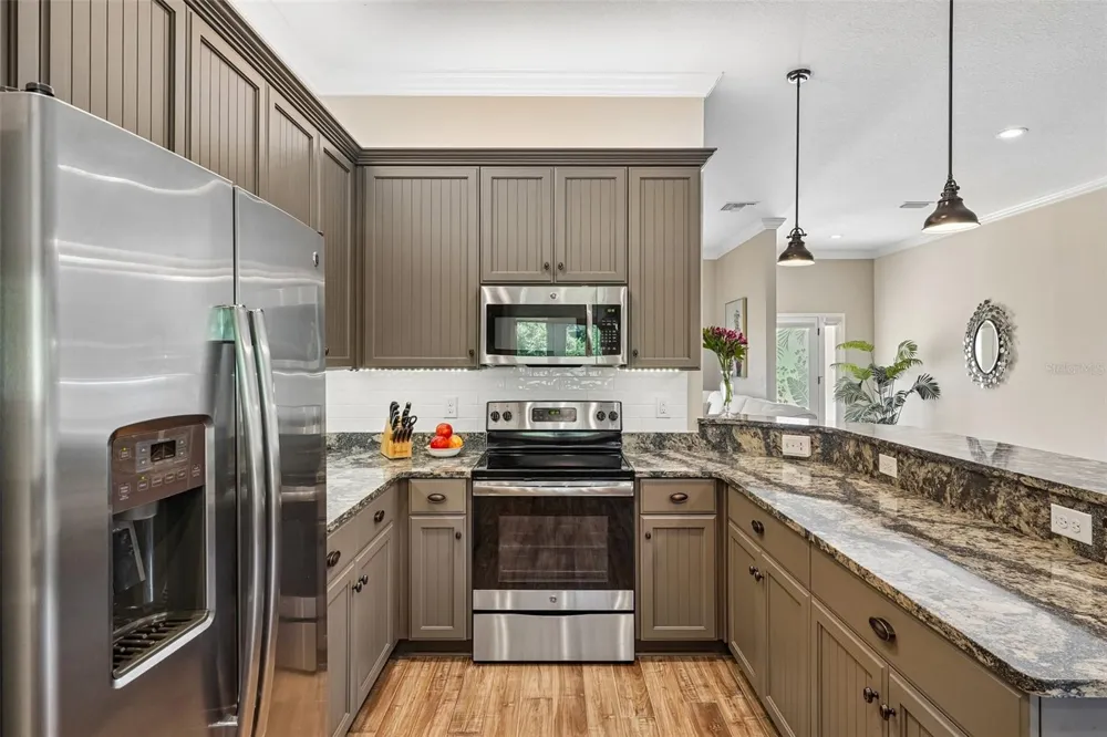 1212 FIESTA KEY CIRCLE Lady Lake, FL 32159