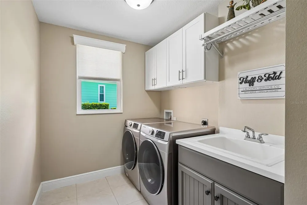 1212 FIESTA KEY CIRCLE Lady Lake, FL 32159