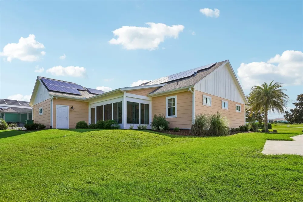 1212 FIESTA KEY CIRCLE Lady Lake, FL 32159