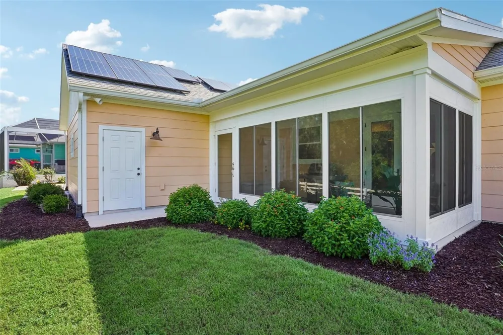 1212 FIESTA KEY CIRCLE Lady Lake, FL 32159