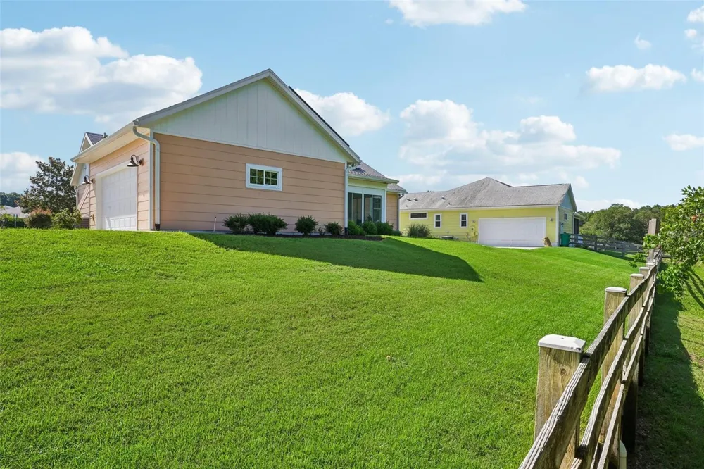 1212 FIESTA KEY CIRCLE Lady Lake, FL 32159