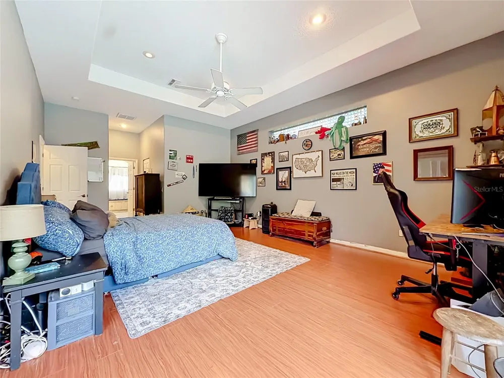 10301 FOX SPARROW AVENUE Weeki Wachee, FL 34613
