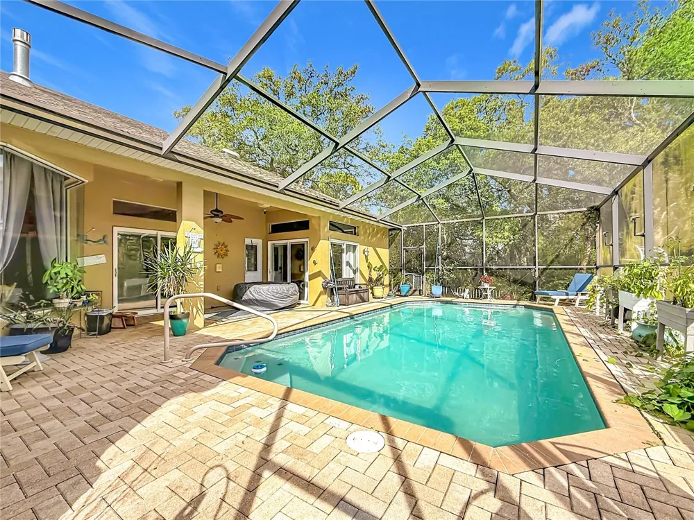 10301 FOX SPARROW AVENUE Weeki Wachee, FL 34613