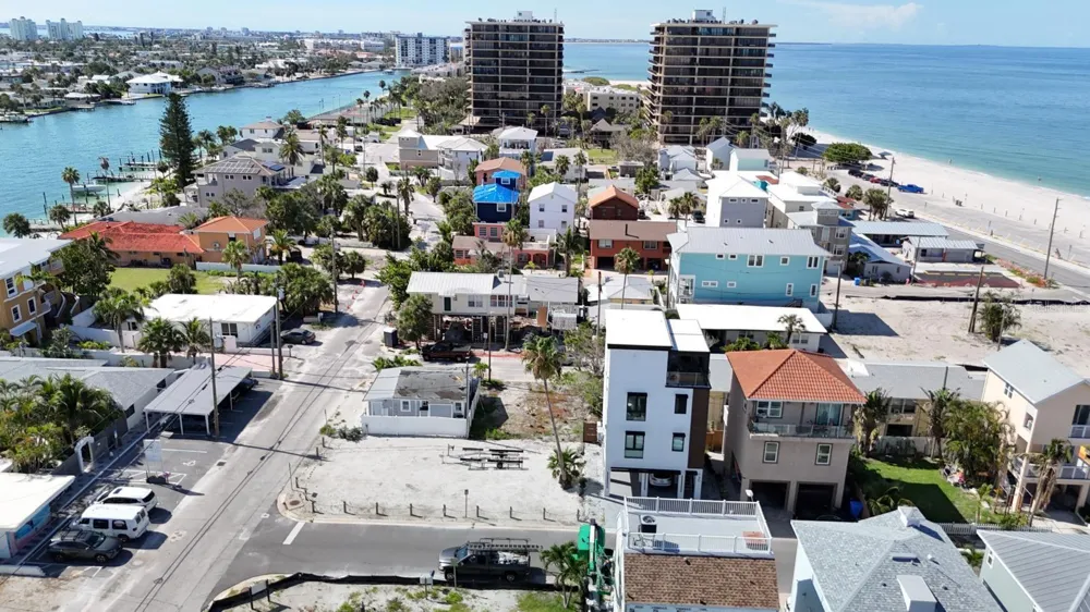 37 80TH TERRACE Treasure Island, FL 33706