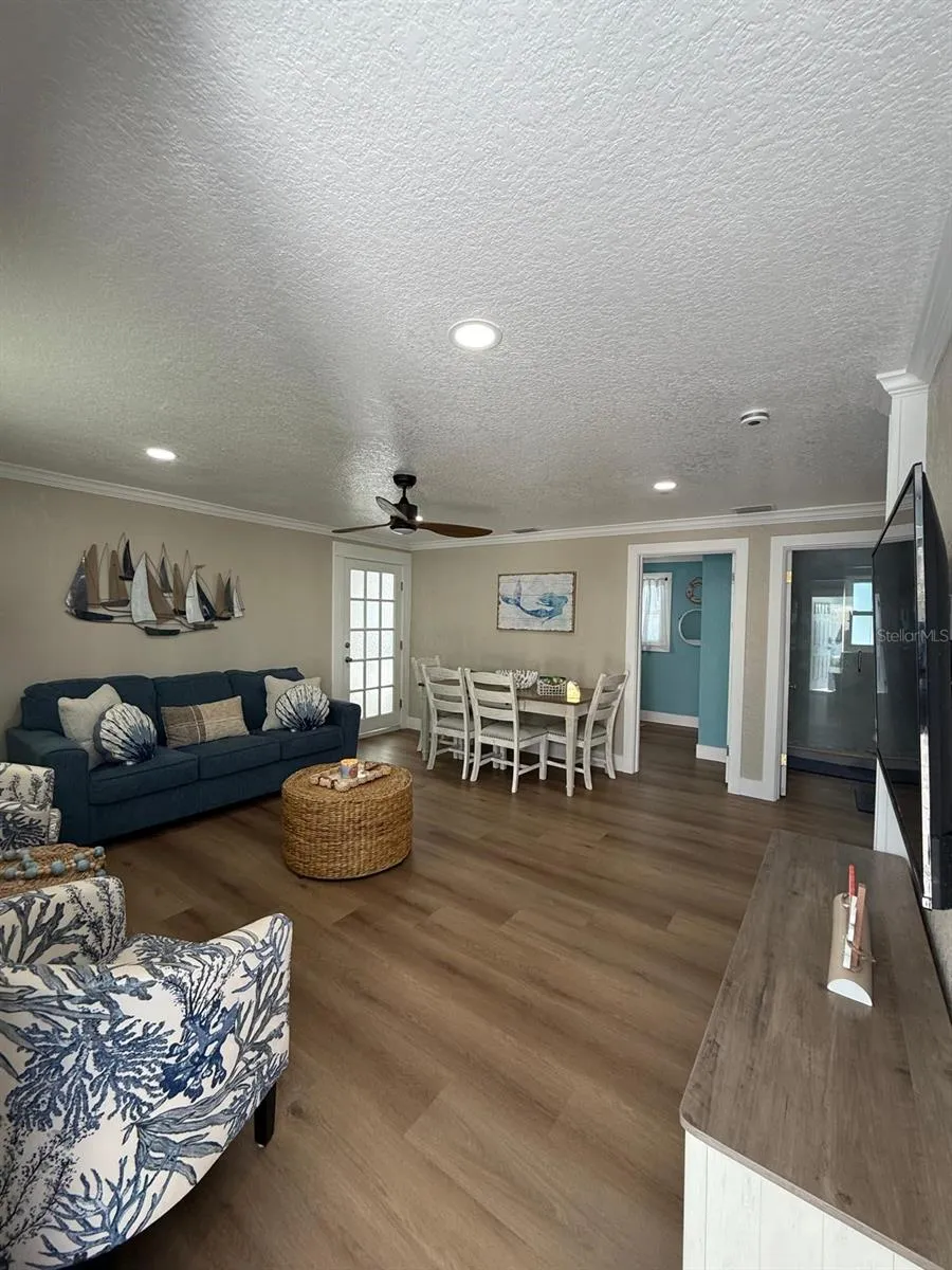 37 80TH TERRACE Treasure Island, FL 33706