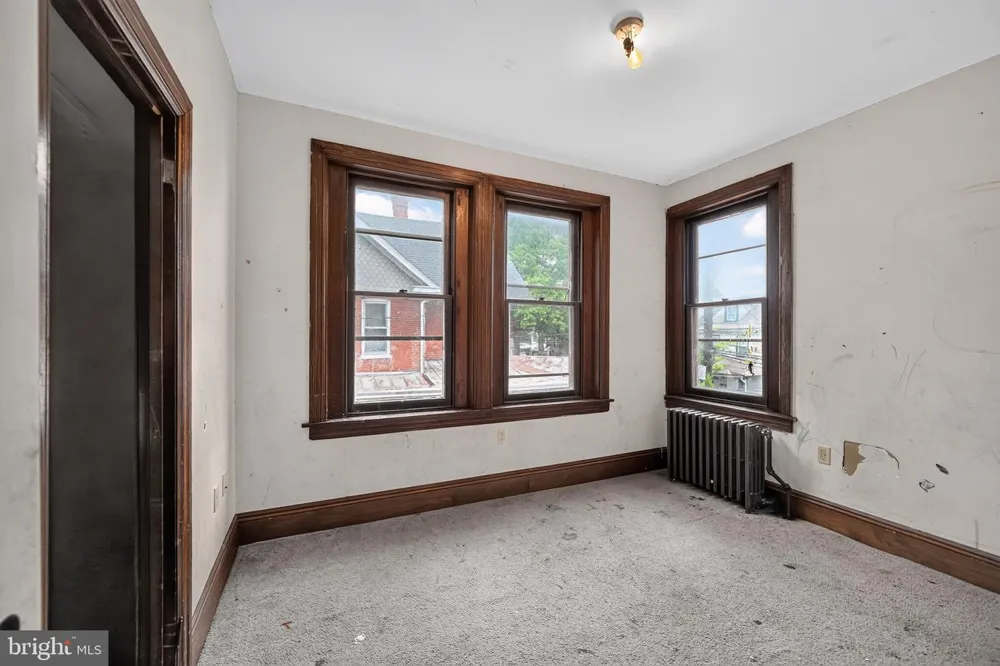 207 CATHERINE STREET Middletown, PA 17057