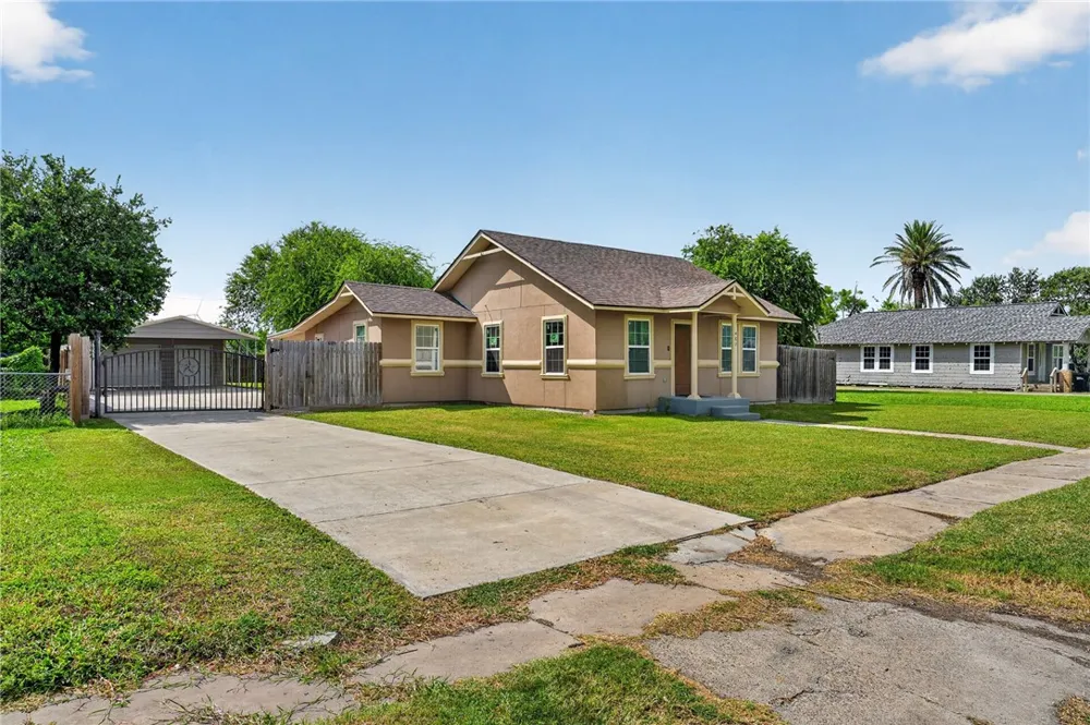 407 Fetick Avenue Taft, TX 78390