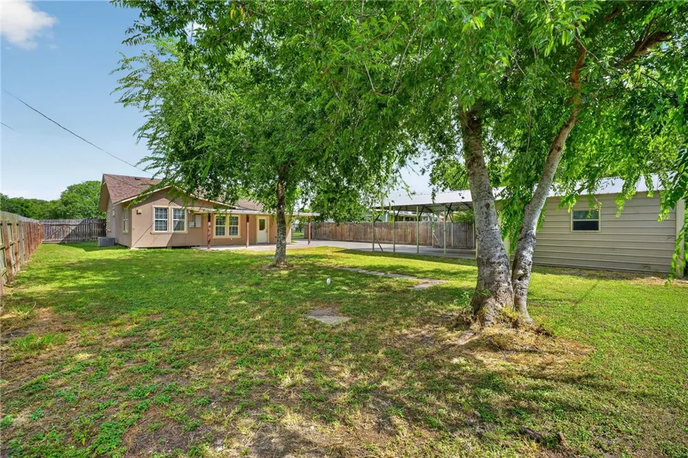 407 Fetick Avenue Taft, TX 78390