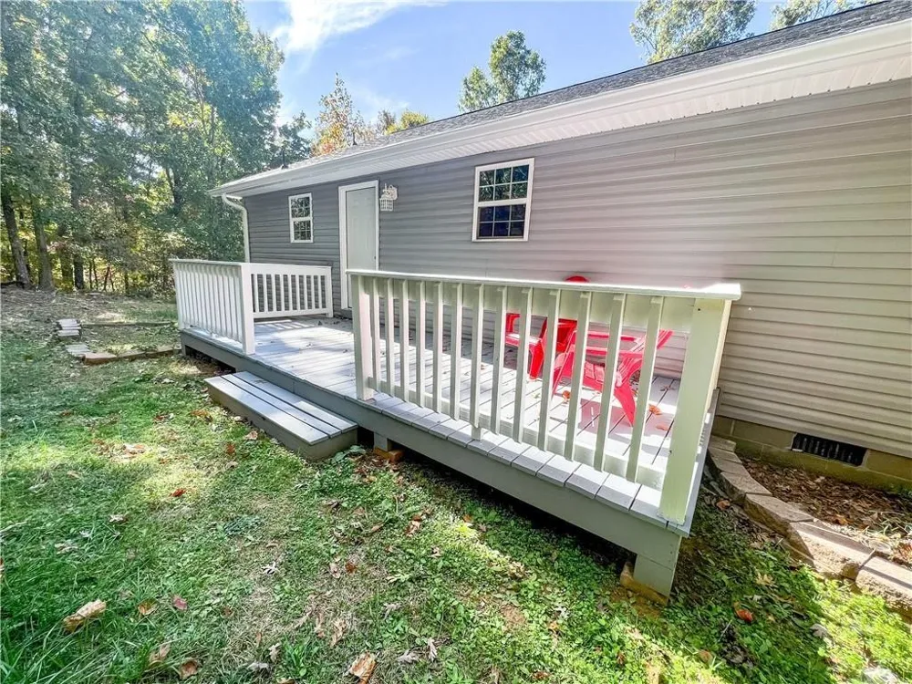 102 Putnam Road Cleveland, GA 30528