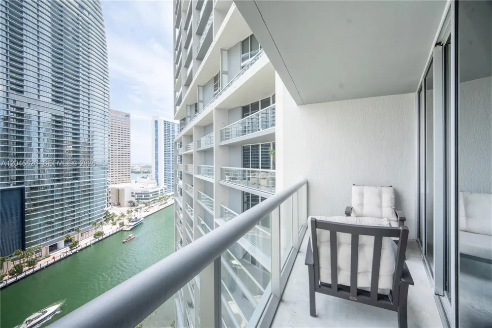 475 Brickell Ave #2010 Miami, FL 33131