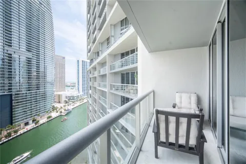 475 Brickell Ave #2010