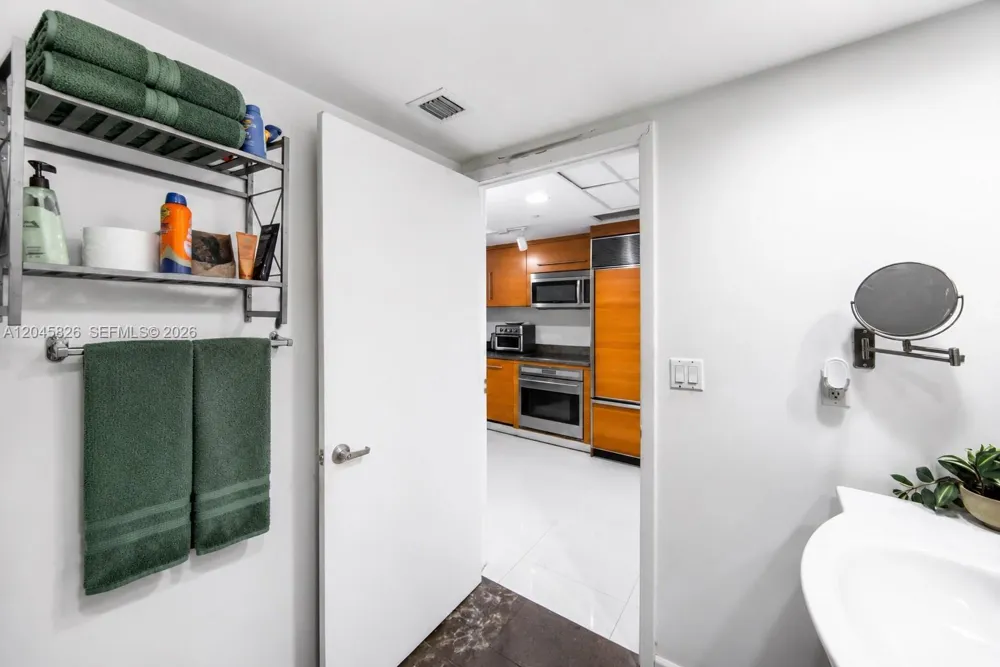 475 Brickell Ave #2010 Miami, FL 33131