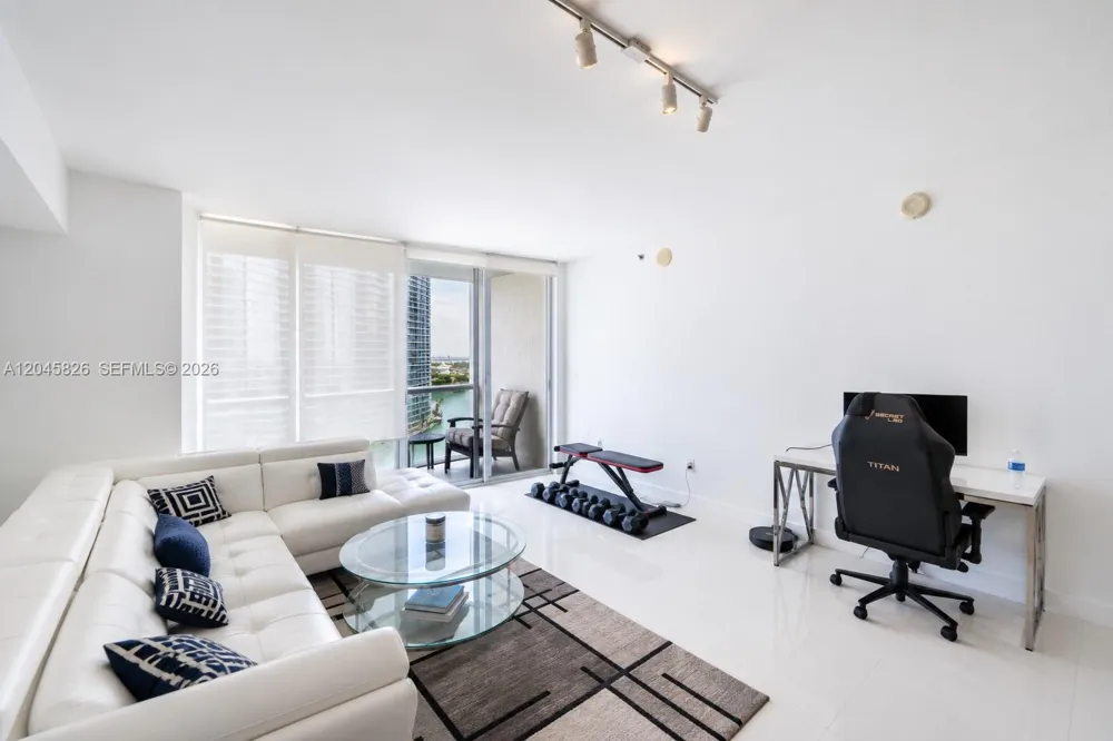 475 Brickell Ave #2010 Miami, FL 33131