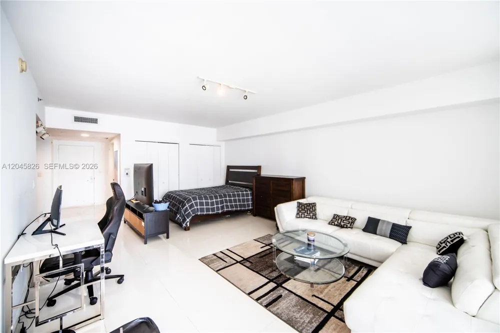 475 Brickell Ave #2010 Miami, FL 33131