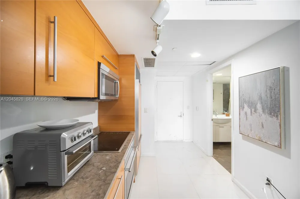 475 Brickell Ave #2010 Miami, FL 33131