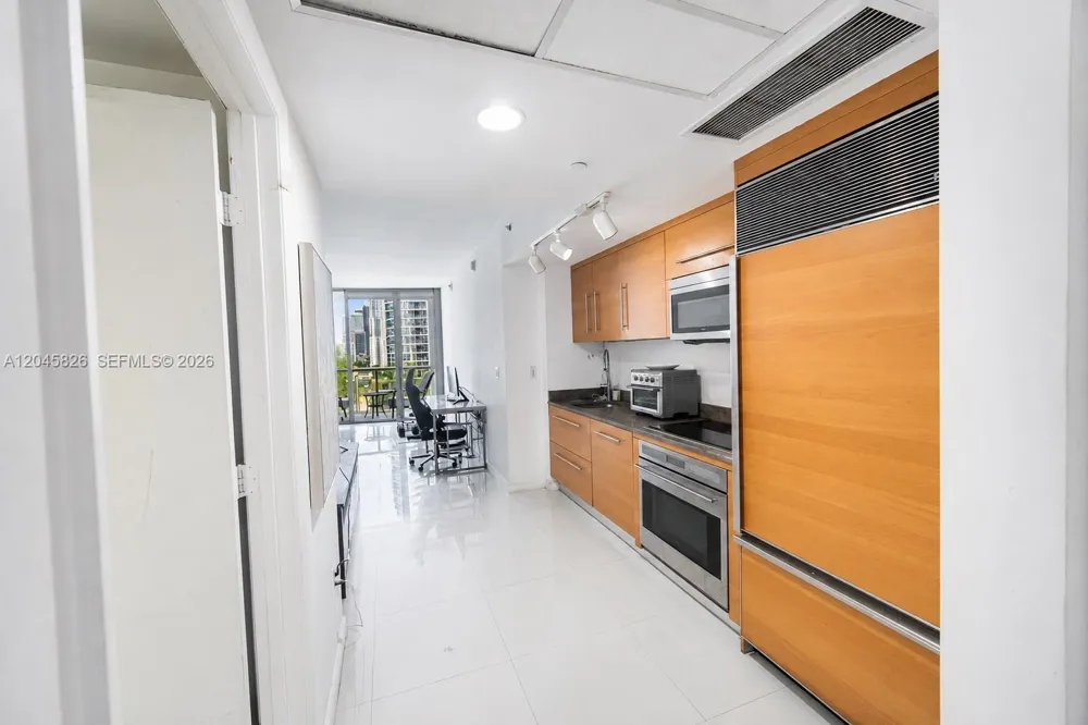 475 Brickell Ave #2010 Miami, FL 33131