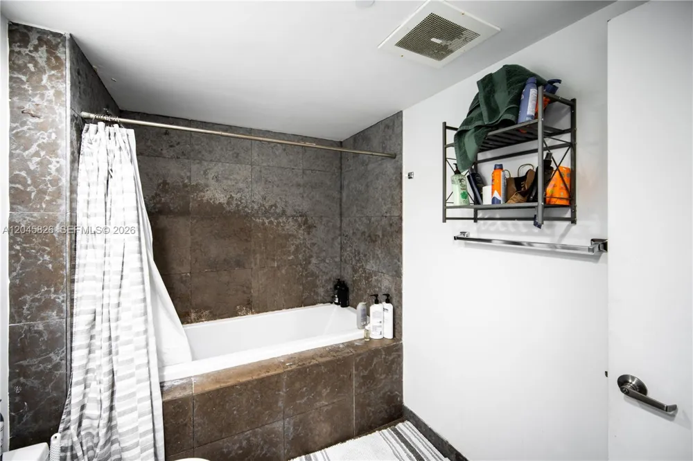 475 Brickell Ave #2010 Miami, FL 33131