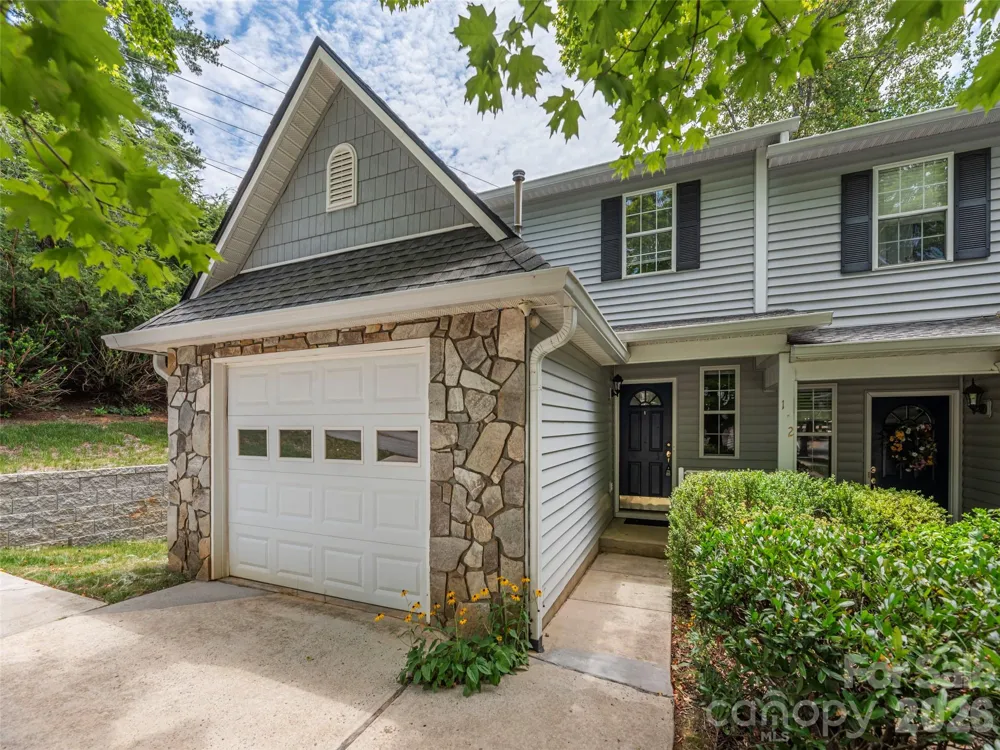 1 Willoughby Run Drive Asheville, NC 28803