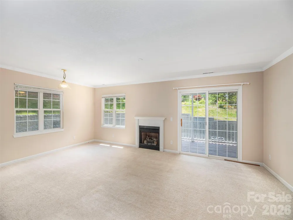 1 Willoughby Run Drive Asheville, NC 28803