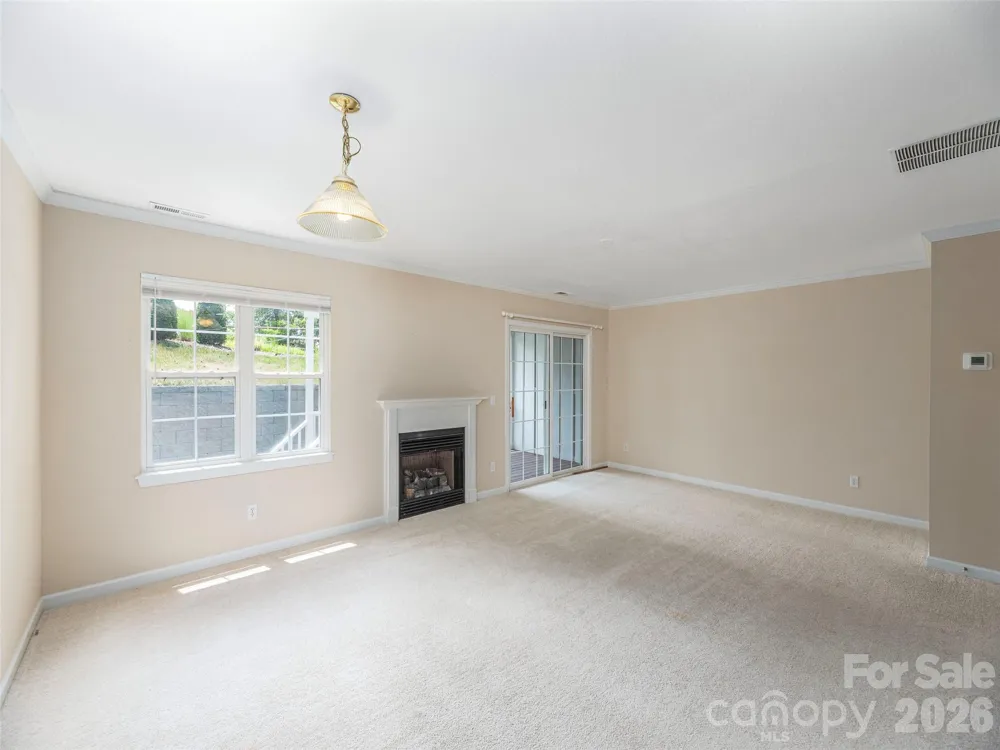 1 Willoughby Run Drive Asheville, NC 28803