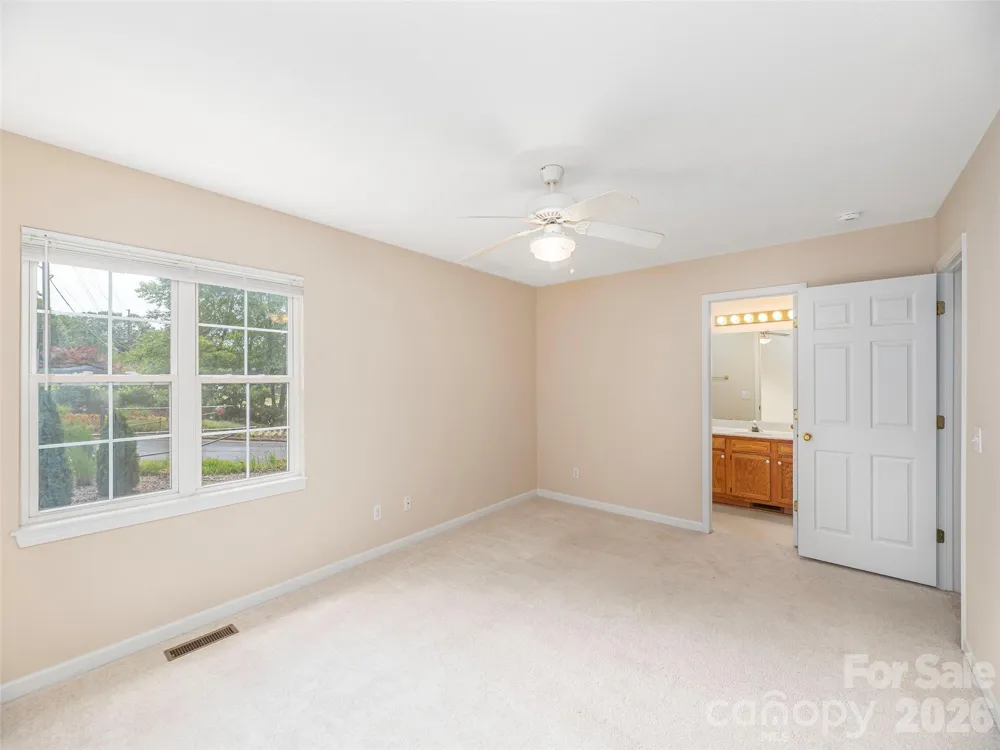 1 Willoughby Run Drive Asheville, NC 28803