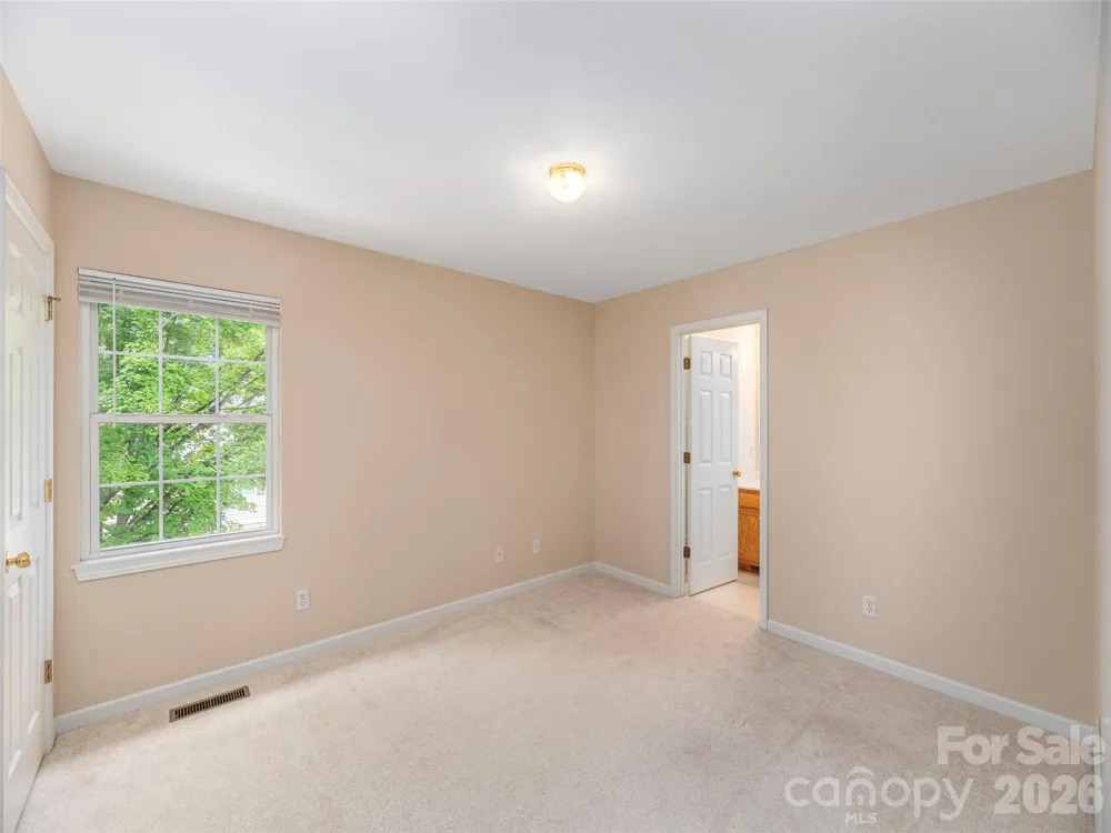 1 Willoughby Run Drive Asheville, NC 28803