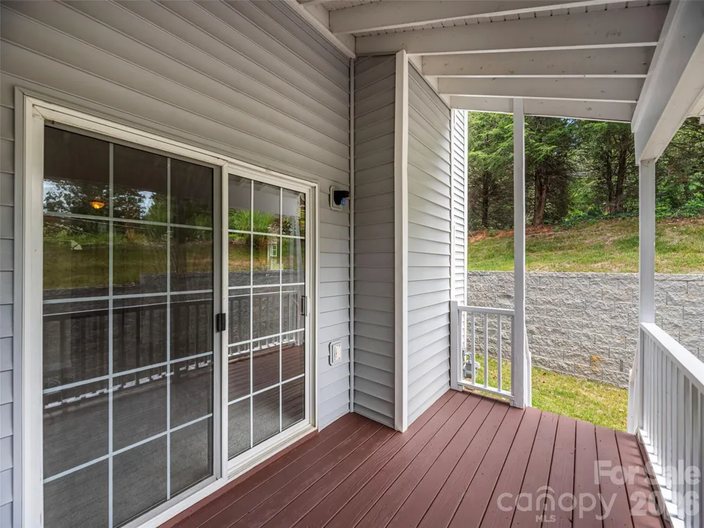 1 Willoughby Run Drive Asheville, NC 28803