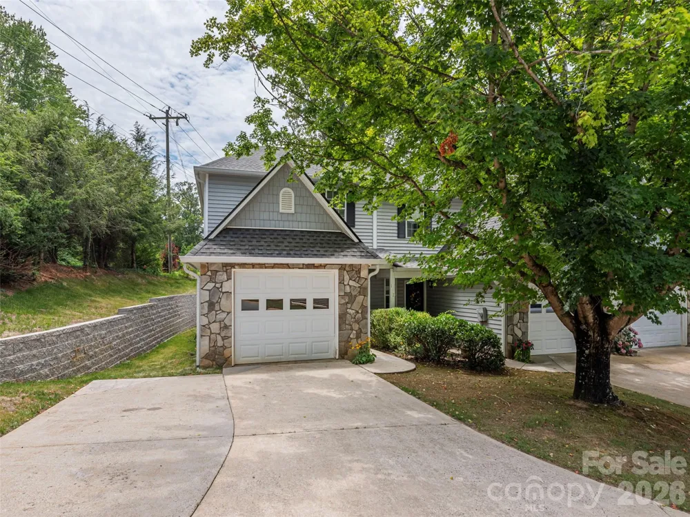 1 Willoughby Run Drive Asheville, NC 28803