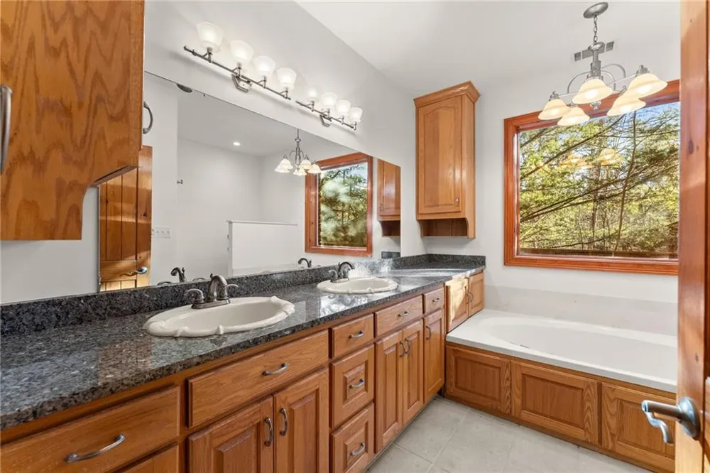 287 Spring Branch Circle Toccoa, GA 30577