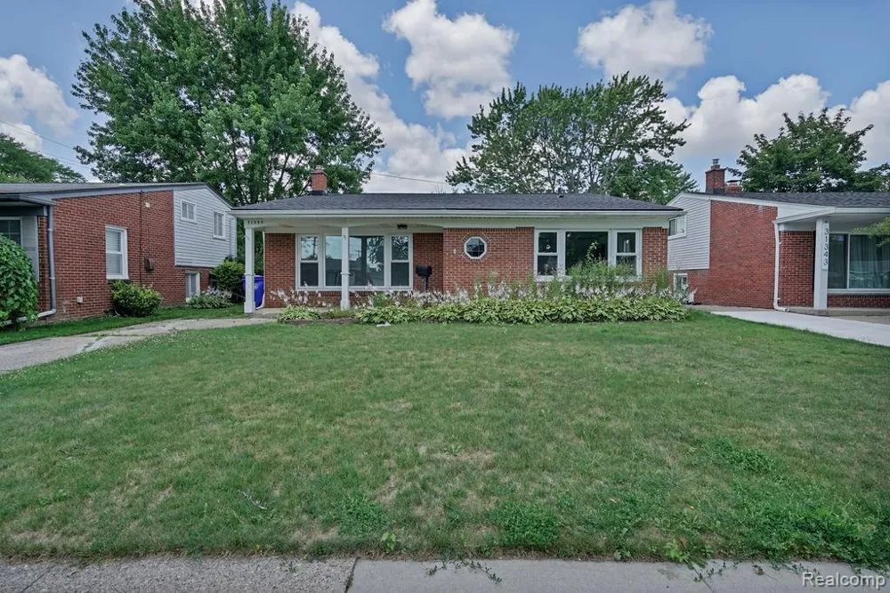31335 Slumber Lane Fraser City, MI 48026